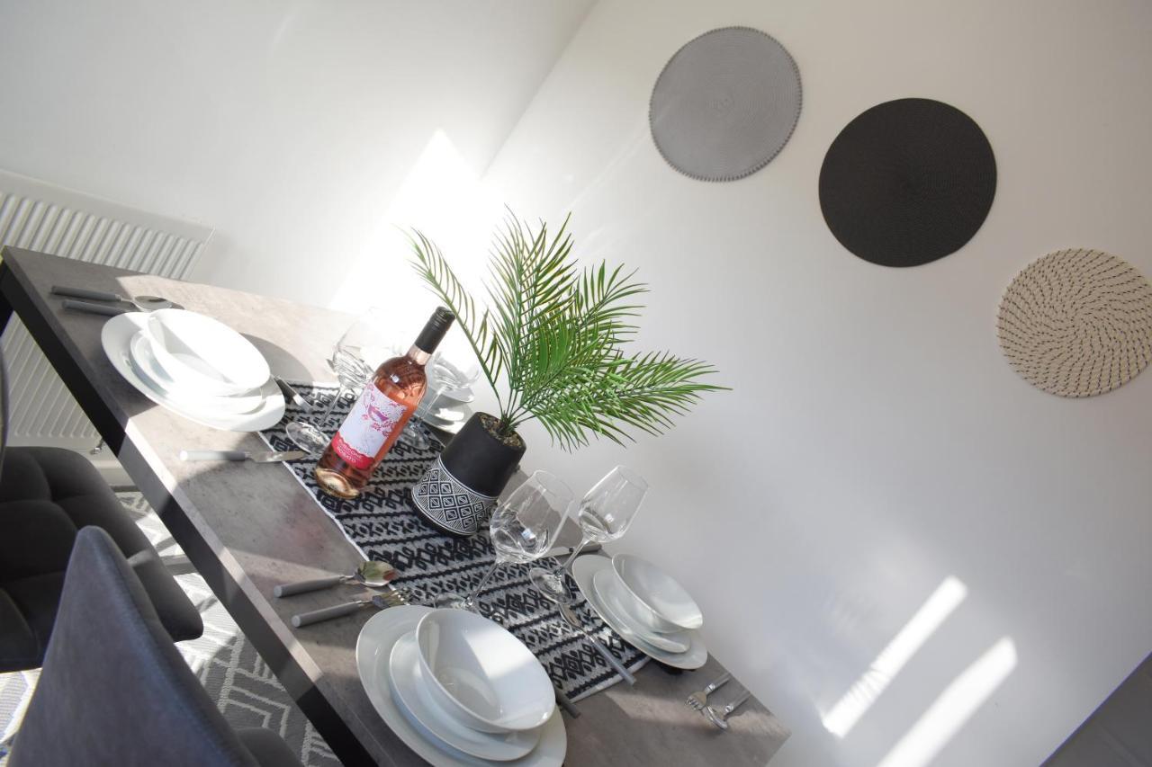 Maya Boutique Inn - Garden Wythenshawe Ngoại thất bức ảnh